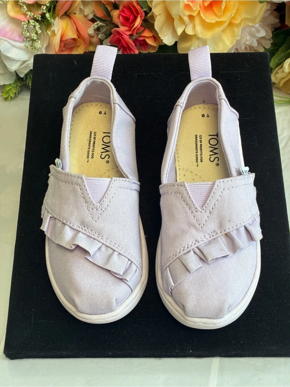 TOMS Tiny Ruffle Textile Slip-On Shoes Lavender Purple Toddler Girl 9 Hook Loop